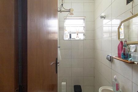 Casa à venda com 285m², 3 quartos e 6 vagas Casa à venda com 285m², 3 quartos e 6 vagasBanheiro de serviço