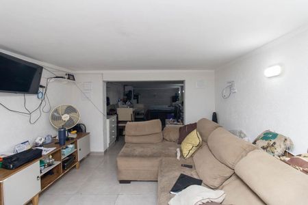 Casa à venda com 285m², 3 quartos e 6 vagas Casa à venda com 285m², 3 quartos e 6 vagasSalão de Festas