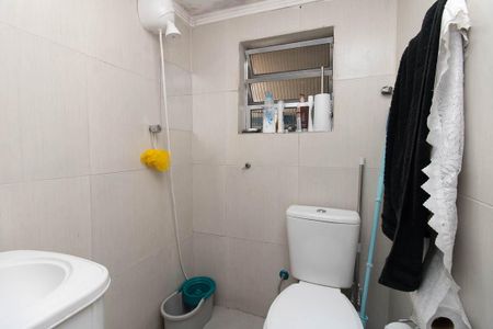 Casa à venda com 285m², 3 quartos e 6 vagas Casa à venda com 285m², 3 quartos e 6 vagasBanheiro do Salão de festas