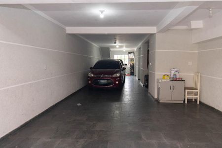 Casa à venda com 285m², 3 quartos e 6 vagas Casa à venda com 285m², 3 quartos e 6 vagasGaragem