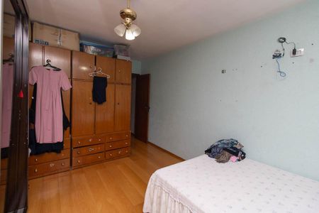 Casa à venda com 285m², 3 quartos e 6 vagas Casa à venda com 285m², 3 quartos e 6 vagasQuarto 2