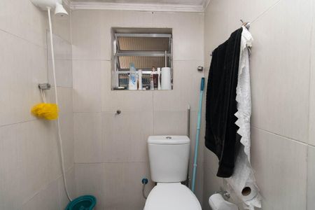 Casa à venda com 285m², 3 quartos e 6 vagas Casa à venda com 285m², 3 quartos e 6 vagasBanheiro do Salão de festas