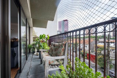 Sala - Varanda de apartamento à venda com 4 quartos, 200m² em Pinheiros, São Paulo