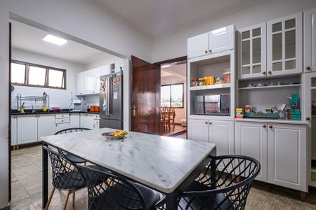 Apartamento à venda com 200m², 4 quartos e 3 vagasCozinha