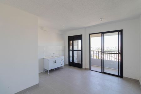 Sala e Cozinha  de apartamento para alugar com 2 quartos, 42m² em Vila Campanela, São Paulo