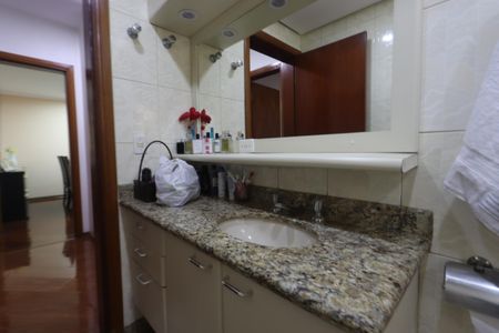 Apartamento à venda com 216m², 3 quartos e 2 vagasBanheiro Social