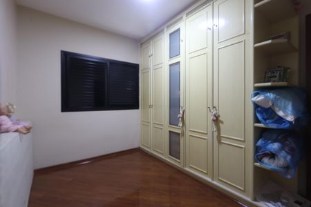 Apartamento à venda com 216m², 3 quartos e 2 vagasQuarto 3
