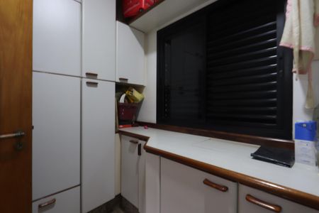 Apartamento à venda com 216m², 3 quartos e 2 vagasQuarto de Serviço