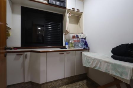 Apartamento à venda com 216m², 3 quartos e 2 vagasQuarto de Serviço