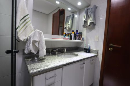 Apartamento à venda com 216m², 3 quartos e 2 vagasBanheiro da Suíte
