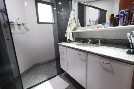 Apartamento à venda com 216m², 3 quartos e 2 vagasBanheiro da Suíte