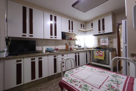 Apartamento à venda com 216m², 3 quartos e 2 vagasCozinha