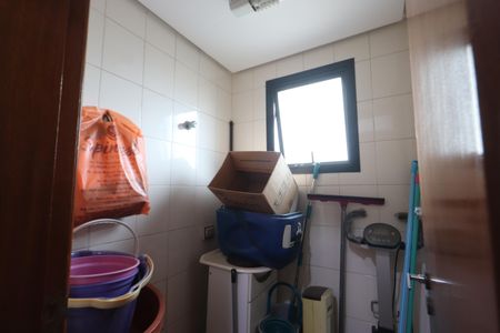 Apartamento à venda com 216m², 3 quartos e 2 vagasBanheiro de Serviço