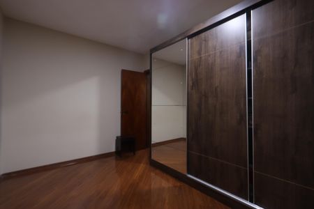 Apartamento à venda com 216m², 3 quartos e 2 vagasQuarto 2