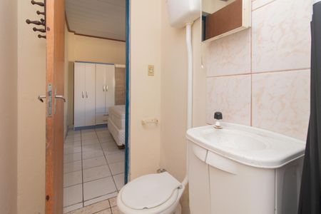 Banheiro de casa para alugar com 1 quarto, 50m² em São José, Porto Alegre