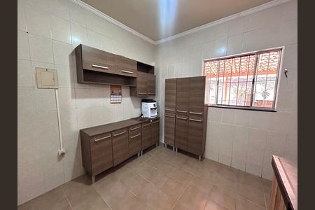 Casa para alugar com 220m², 3 quartos e 1 vaga