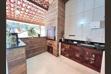Casa para alugar com 220m², 3 quartos e 1 vaga