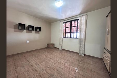 Casa para alugar com 220m², 3 quartos e 1 vaga