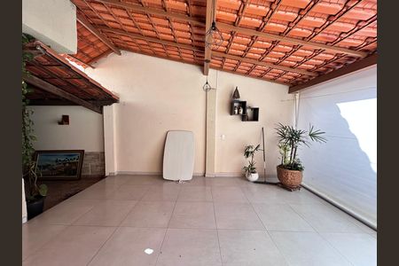 Casa para alugar com 220m², 3 quartos e 1 vaga