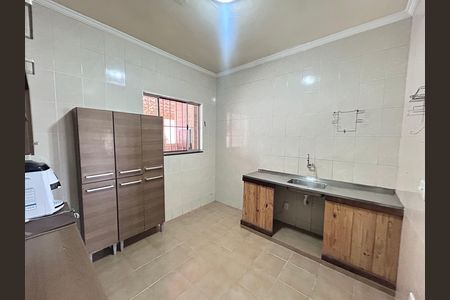 Casa para alugar com 220m², 3 quartos e 1 vaga