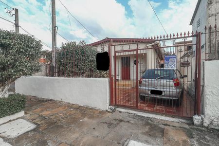 Casa à venda com 110m², 3 quartos e 2 vagasFachada