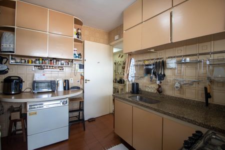 Apartamento à venda com 90m², 3 quartos e 2 vagasCozinha 