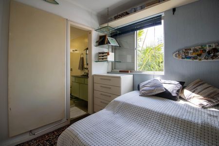 Apartamento à venda com 90m², 3 quartos e 2 vagasSemi - suíte 2