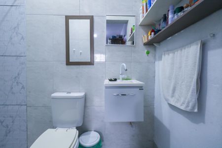 Casa à venda com 220m², 2 quartos e 1 vagaBanheiro da Suíte