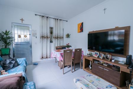 Casa à venda com 220m², 2 quartos e 1 vagaSala