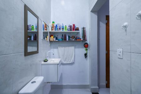 Casa à venda com 220m², 2 quartos e 1 vagaBanheiro da Suíte