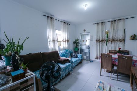 Casa à venda com 220m², 2 quartos e 1 vagaSala