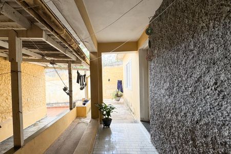 Casa à venda com 343m², 5 quartos e 4 vagasEntrada - Casa 2
