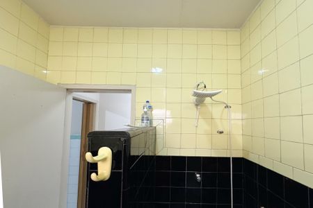 Casa à venda com 343m², 5 quartos e 4 vagasBanheiro Social - Casa 2