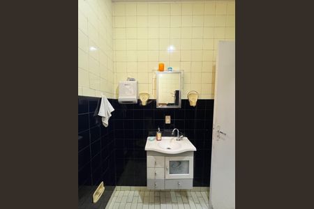 Casa à venda com 343m², 5 quartos e 4 vagasBanheiro Social - Casa 2