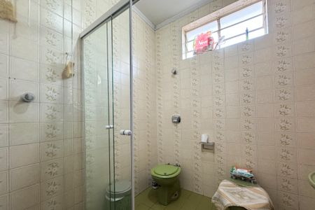 Casa à venda com 343m², 5 quartos e 4 vagasBanheiro Social 1