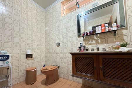 Casa à venda com 343m², 5 quartos e 4 vagasBanheiro Social 2