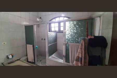 Casa à venda com 168m², 3 quartos e 2 vagasBanheiro da Suíte