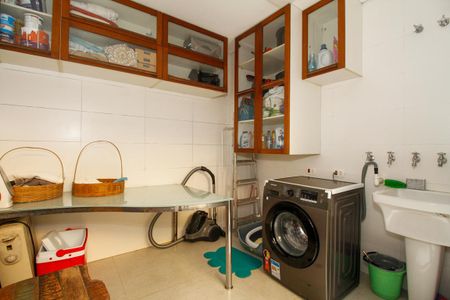 Casa à venda com 180m², 3 quartos e 1 vagaÁrea de Serviço