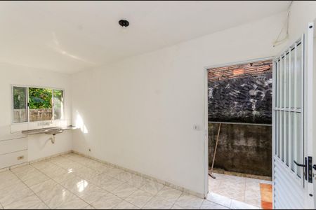 Casa para alugar com 100m², 2 quartos e sem vaga Casa para alugar com 100m², 2 quartos e sem vagaCozinha 2