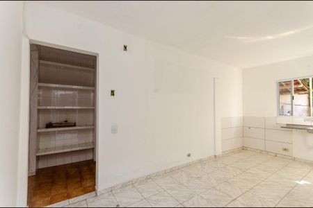 Casa para alugar com 100m², 2 quartos e sem vaga Casa para alugar com 100m², 2 quartos e sem vagaCozinha 2