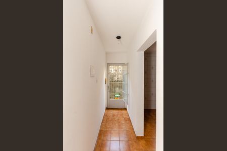 Corredor de casa para alugar com 2 quartos, 100m² em Cidade D’abril, São Paulo