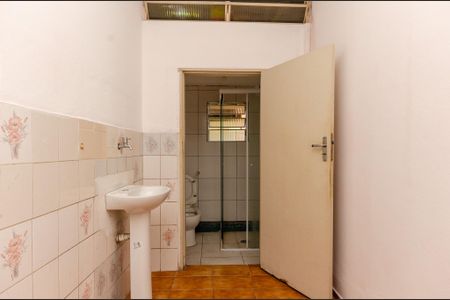 Casa para alugar com 100m², 2 quartos e sem vaga Casa para alugar com 100m², 2 quartos e sem vagaBanheiro 1