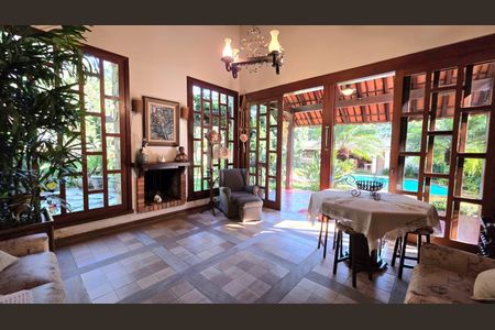 Casa à venda com 5 quartos, 1400m² em Várzea, Lagoa Santa