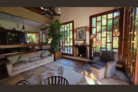 Casa à venda com 5 quartos, 1400m² em Várzea, Lagoa Santa