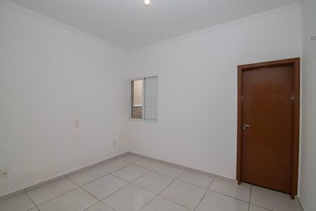 Casa para alugar com 72m², 2 quartos e 2 vagas Casa para alugar com 72m², 2 quartos e 2 vagasQuarto 2 Suíte