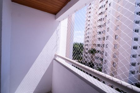 Apartamento à venda com 63m², 3 quartos e 1 vaga Apartamento à venda com 63m², 3 quartos e 1 vagaVaranda