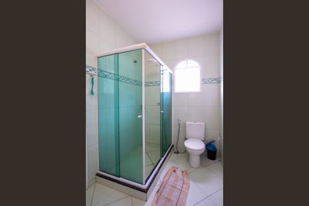 Casa para alugar com 350m², 3 quartos e 3 vagasBanheiro das Suítes 2 e 3