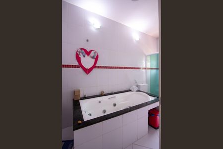 Casa para alugar com 350m², 3 quartos e 3 vagasBanheiro da Suíte 1