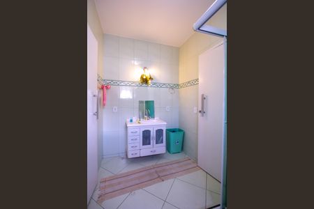 Casa para alugar com 350m², 3 quartos e 3 vagasBanheiro das Suítes 2 e 3