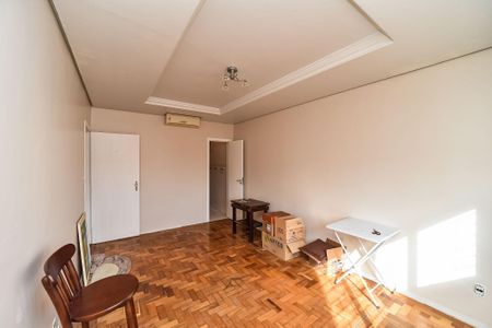Casa à venda com 246m², 4 quartos e 3 vagasSuíte 1